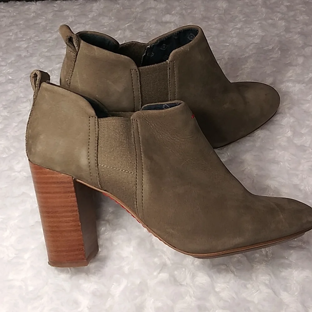 ED Mahoney by Ellen leather suede heel ankle booties women Sz 8.5 neutral beige